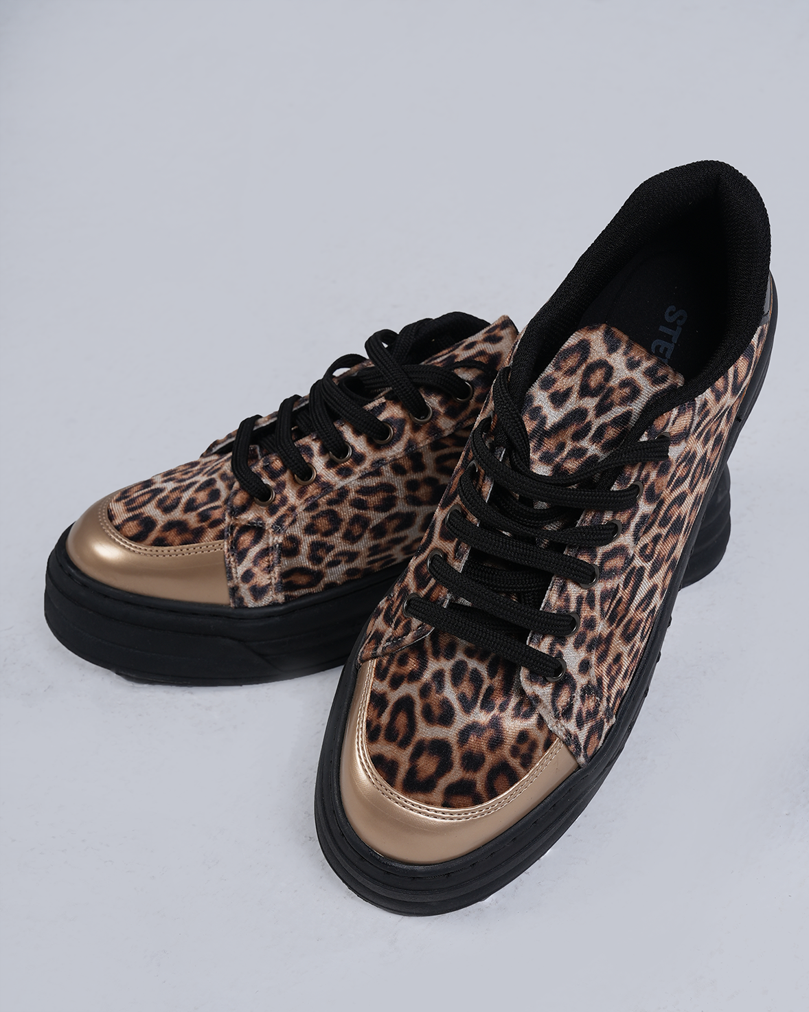 Wild Walk Leopard Sneaker